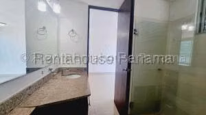 Venta de Apartamento con 110m2 en Costa del Este PH Pijao 26-6850SR