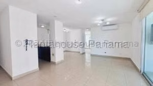 Venta de Apartamento con 110m2 en Costa del Este PH Pijao 26-6850SR