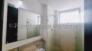 Venta de Apartamento con 110m2 en Costa del Este PH Pijao 26-6850SR