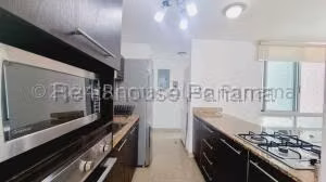 Venta de Apartamento con 110m2 en Costa del Este PH Pijao 26-6850SR