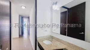 Venta de Apartamento con 110m2 en Costa del Este PH Pijao 26-6850SR