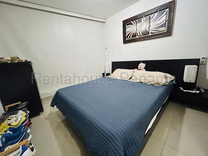 Vendo apartamento en Carrasquilla. MPM26-5898