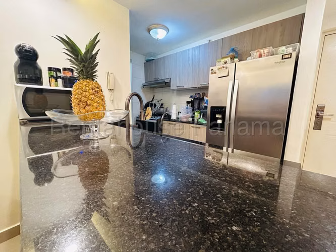 Vendo apartamento en Carrasquilla. MPM26-5898
