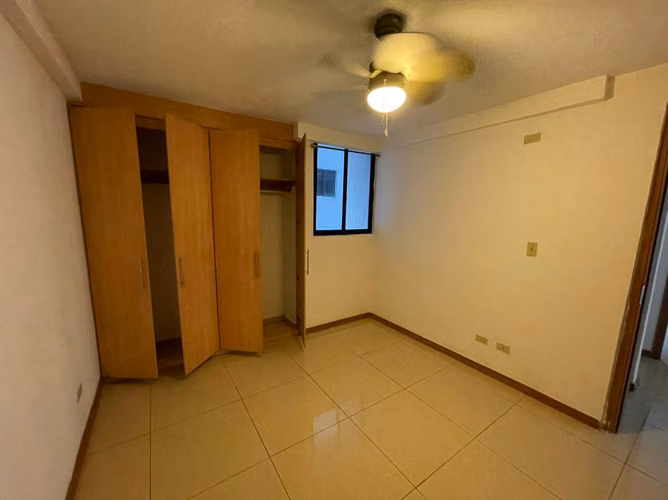 Vendo Apartmento Condado del Rey # 2210 avd