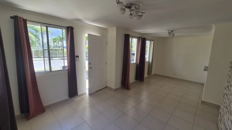 CASA EN ALQUILER - Las Olas, Playa Dorada - Vista Alegre Arraiján.