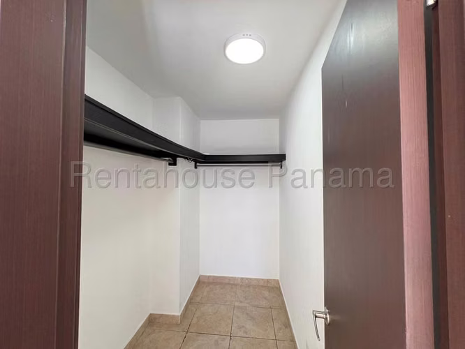 alquilo apartamento en el cangrejo OF 26-3453