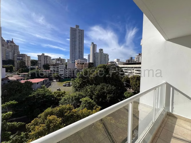 alquilo apartamento en el cangrejo OF 26-3453