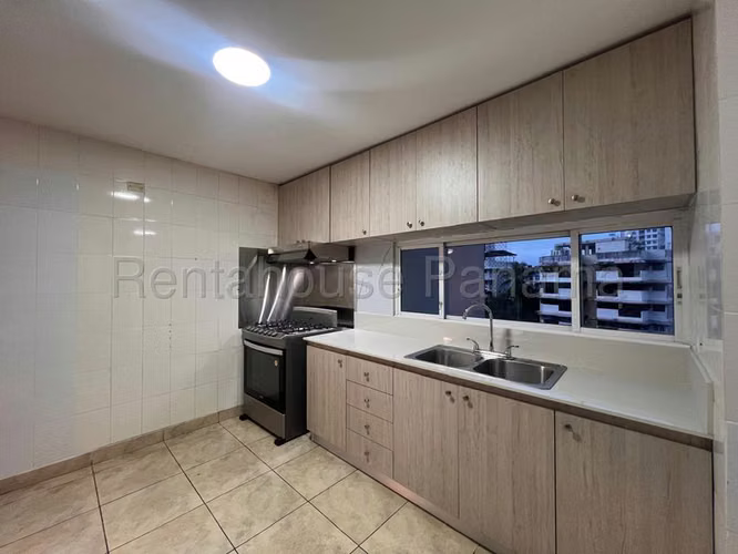 alquilo apartamento en el cangrejo OF 26-3453