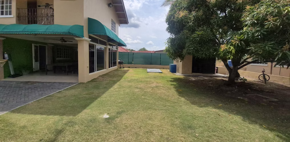 Vendo en  Playa Gorgona-Dos Propiedades Con Area de  2000mts2 - Imagen 2