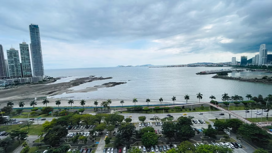 Venta de apartamento amoblado en la Avenida Balboa   AK