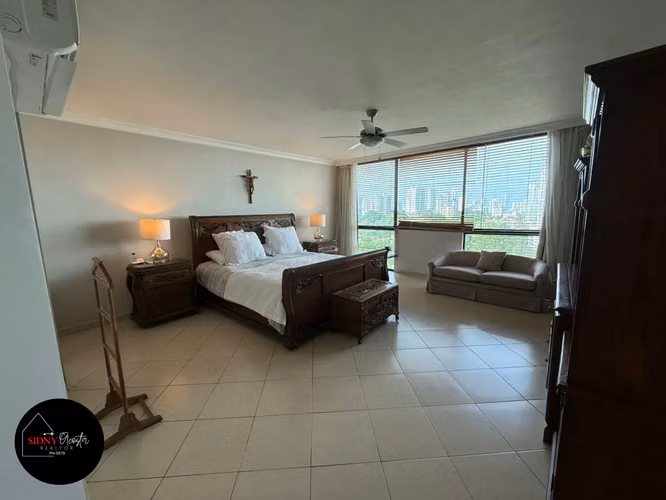 Venta Apartamento Frente al Parque Omar/Apartment For Sale at the Park - Imagen 9