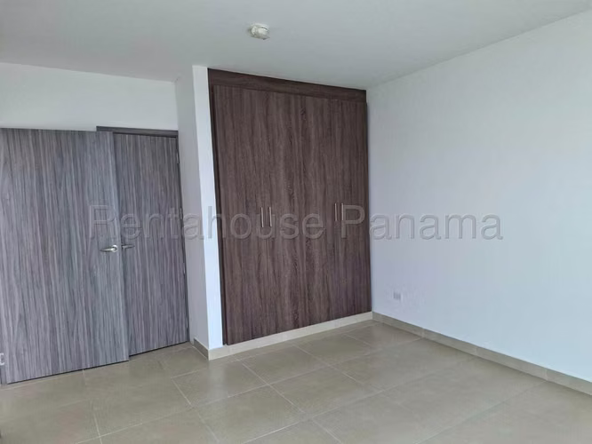 Venta de Apartamento en Condado del Rey Ph Kings Park Mts2: 189.36 PD