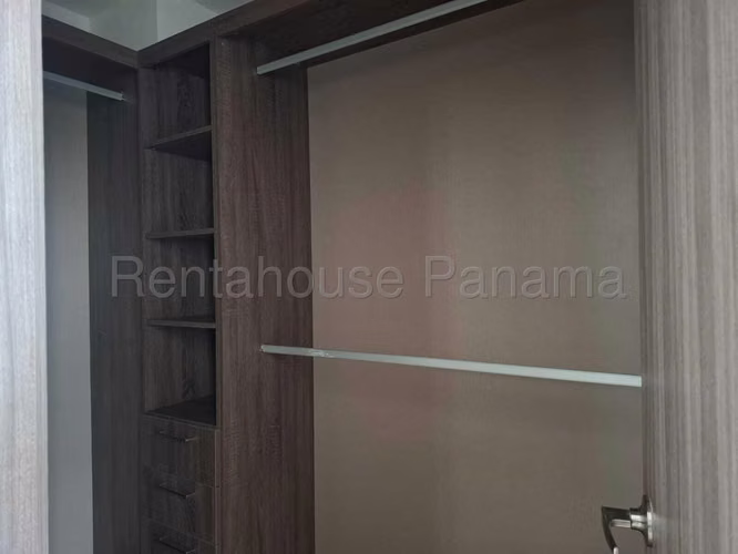 Venta de Apartamento en Condado del Rey Ph Kings Park Mts2: 189.36 PD