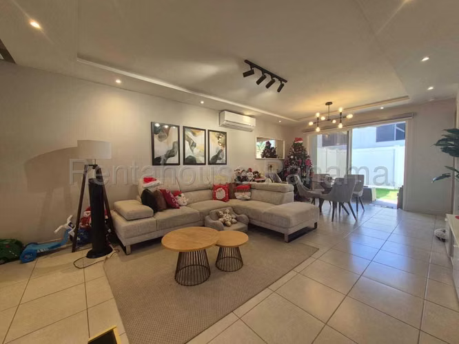 Casa en Venta en Brisas Del Golf JG