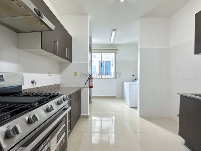 Espacioso apartamento en calle 50 para alquiler 166m2 - Imagen 8