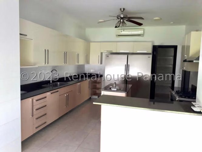 Se Vende Casa en Clayton LA26-4072