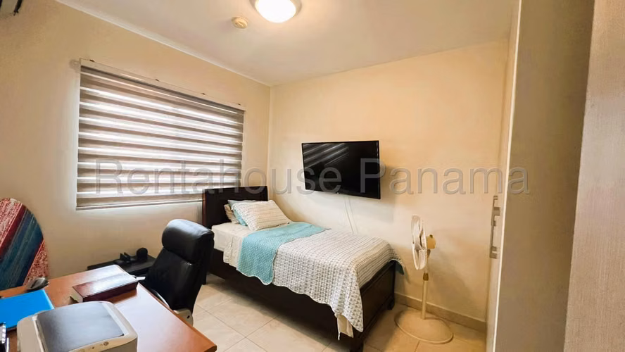 Se Vende Casa en Versalles LA26-6247