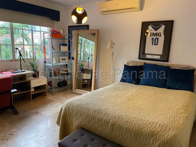 Se Alquila Casa en Costa del Este LA26-8