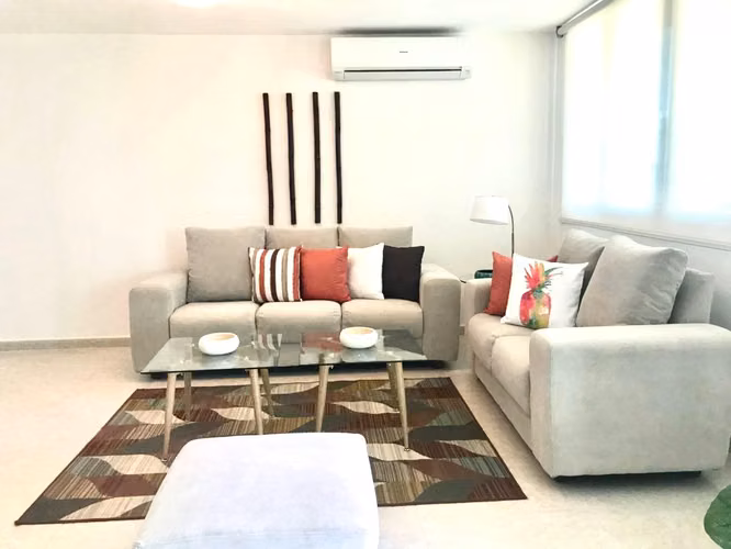 Amplio 3R + Den en Marbella | 2 Parking | Ubicación Prime – $320,000  (CG)