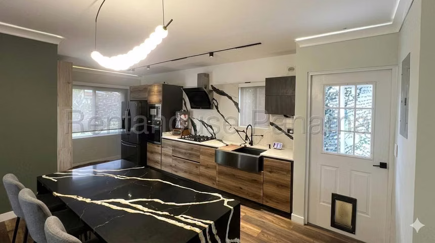 Venta de Casa Remodelada Quinta de Versalles 26YCG6454