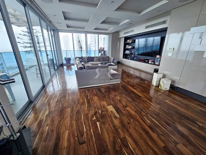 Apartamento de tres niveles en PH Vision Tower Coco del Mar