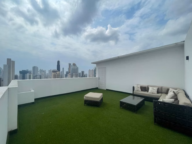 Apto. Con Terraza En El Cangrejo: Sky Swiss Última Unidad