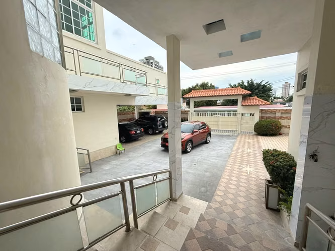 Venta de Casa en San Francisco, con 1,146m2 en construcción