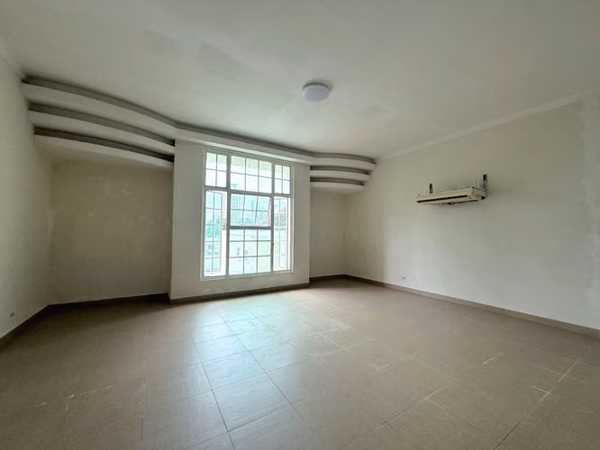 Venta de Casa en San Francisco, con 1,146m2 en construcción