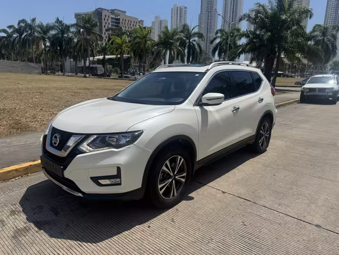 VENDO NISSAN X-TRAIL 2019 – 7 PUESTOS, MANTENIMIENTOS EN AGENCIA, UNICO DUEÑO