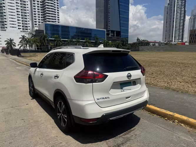 VENDO NISSAN X-TRAIL 2019 – 7 PUESTOS, MANTENIMIENTOS EN AGENCIA, UNICO DUEÑO