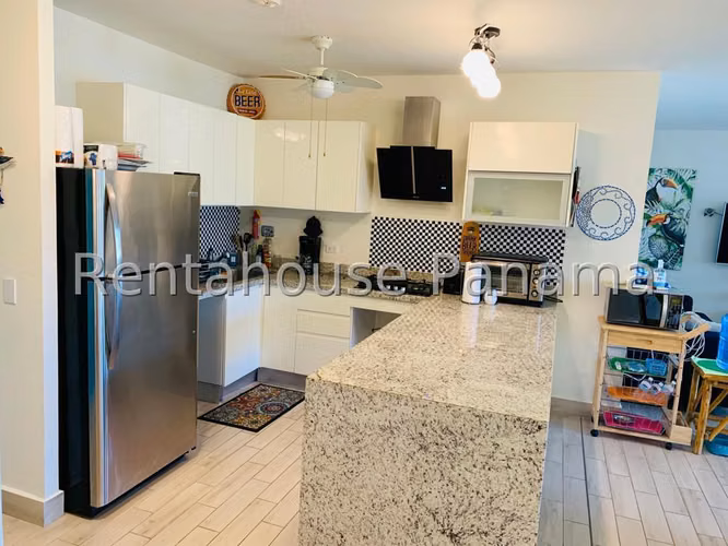 Venta apartamento en Playa Caracol CF26-7022