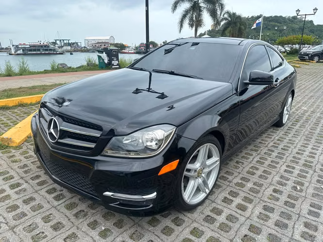 Por Viaje Mercedes Benz C250