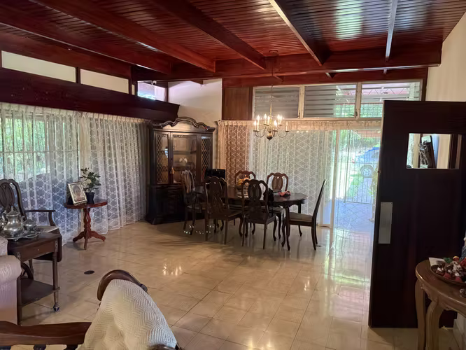 Se vende casa grande en una excelente zona de David Terronal