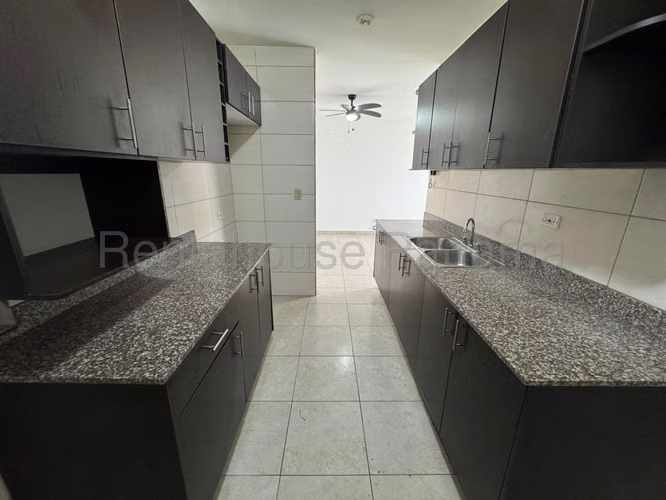 Se Vende Apartamento en Hato Pintado YDU