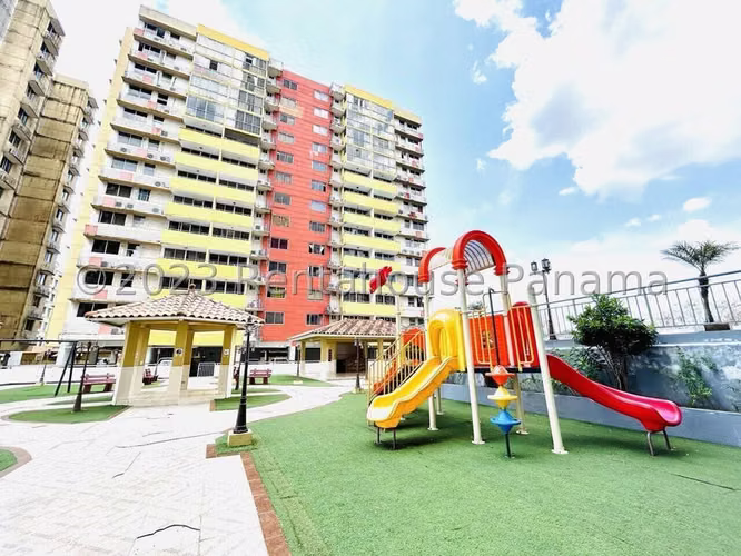Apartamento en Venta en Torres de Toscana Condado del Rey 24YCG9815