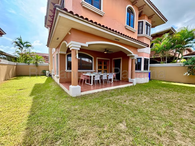 Se Vende Casa en Costa Sur LA25-6398
