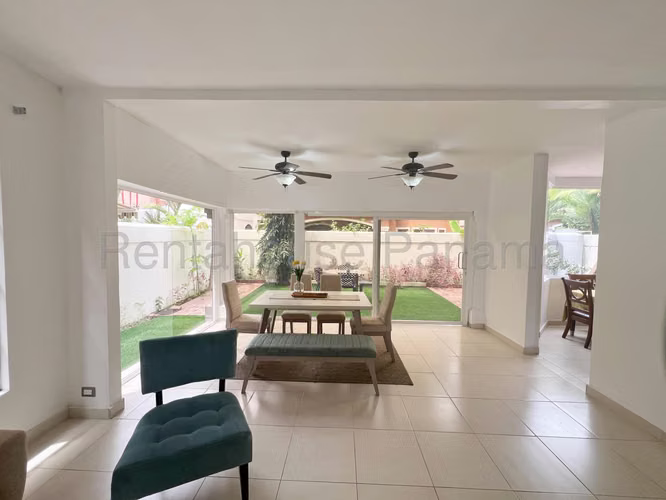 Se Vende Casa en Costa Sur LA26-1287