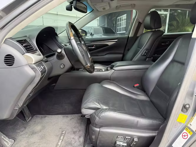 Lexus LS 460 L 2013