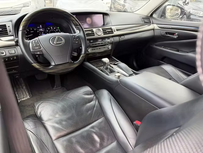 Lexus LS 460 L 2013
