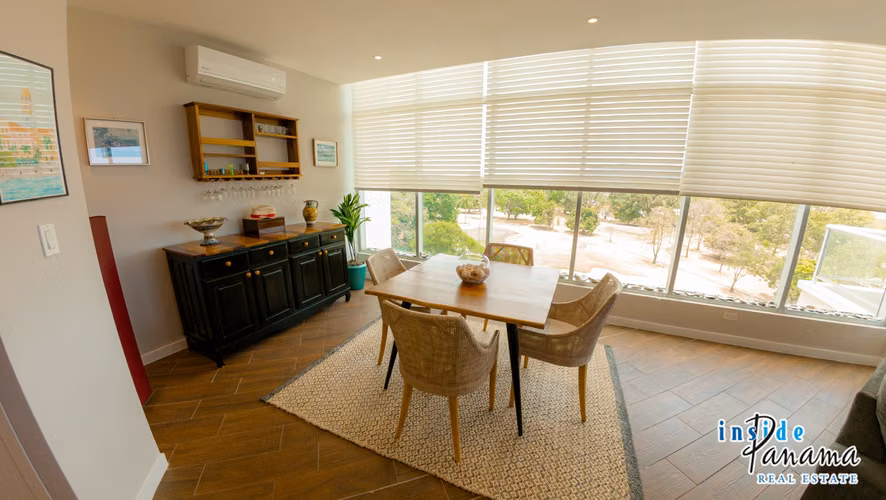 Apartamento en el 8vo Piso con Dos Balcones en Coronado Panamá