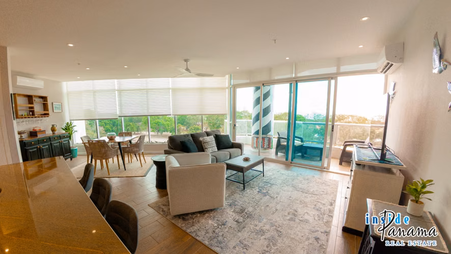 Apartamento en el 8vo Piso con Dos Balcones en Coronado Panamá