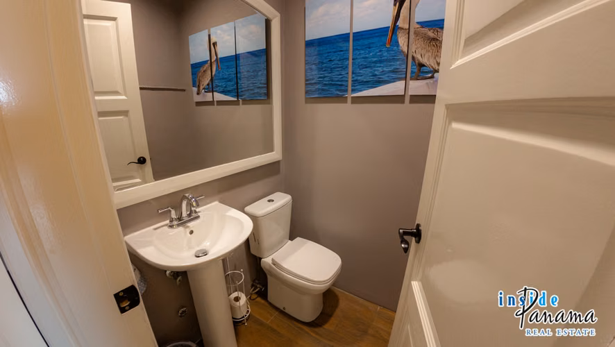 Apartamento en el 8vo Piso con Dos Balcones en Coronado Panamá