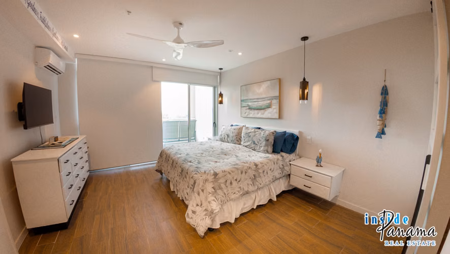 Apartamento en el 8vo Piso con Dos Balcones en Coronado Panamá