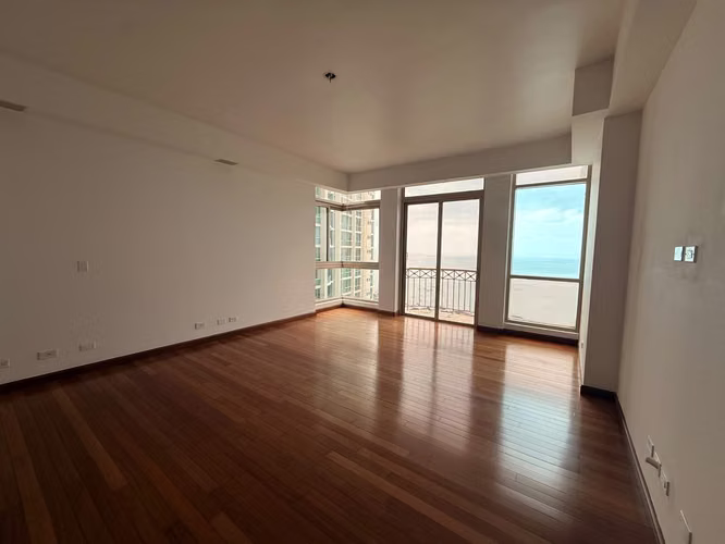Venta de Apartamento en Pacific Point Torre 300 con vista al mar