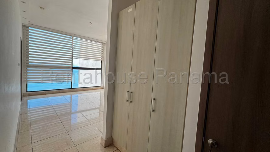 Vendo Apartamento Espacioso en PH Deluxe Residences, Paitilla 26-6373GG