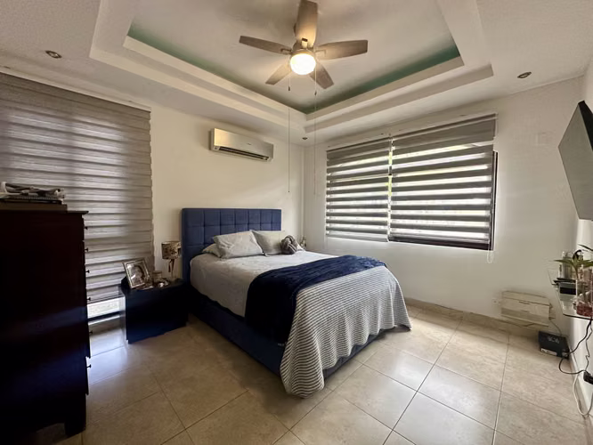 ANTIGUA- 4 RCS - PANELES SOLARES - PISCINA $7,000