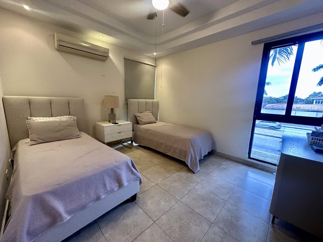 ANTIGUA- 4 RCS - PANELES SOLARES - PISCINA $7,000
