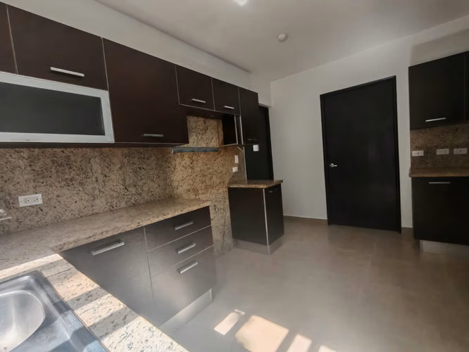 VENTA APARTAMENTO PH EMBASSY VILLAGE ANCÓN CPY