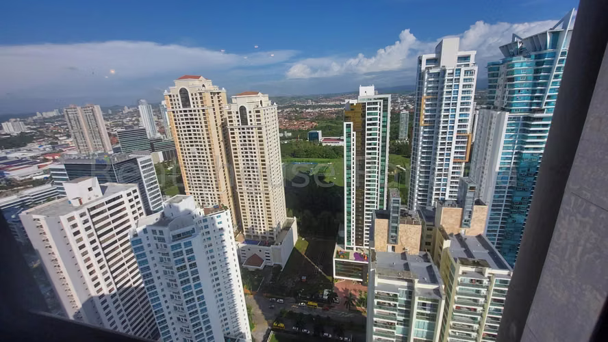 Vendo Apartamento Espacioso en PH Panama Bay, Costa del Este 26-6438GG