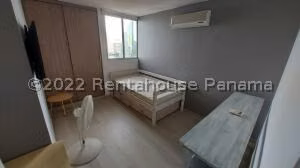 Venta de Apartamento con 97m2 en Obarrio PH Metric 26-7047SR